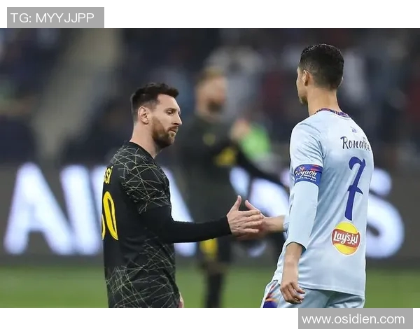 二十一世纪足球球星的崛起与变革:从梅西到C罗的辉煌足迹